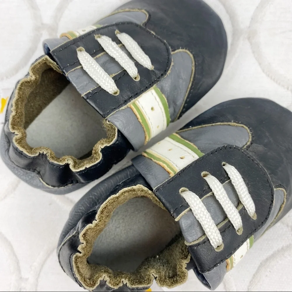 NWOT Mini Star Leather Suede Baby Infant Walker Sneakers Size 0-6 mos